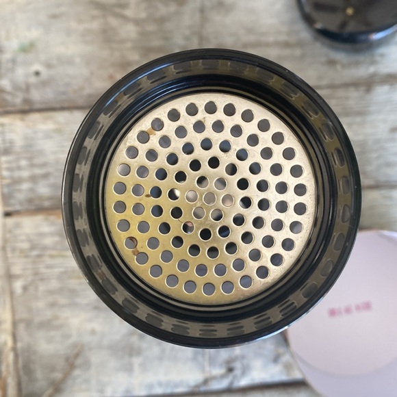 Travel blend portable blender no AC outlet needed 
Protein and smoothie blender - Picture 3 of 4